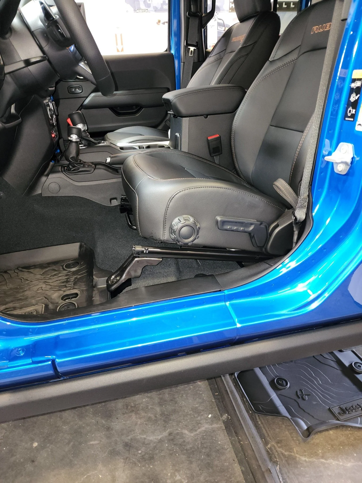 JEEP SHORTY FRONT SEAT JACKERS® (WRANGLER & GLADIATOR) - Image 6