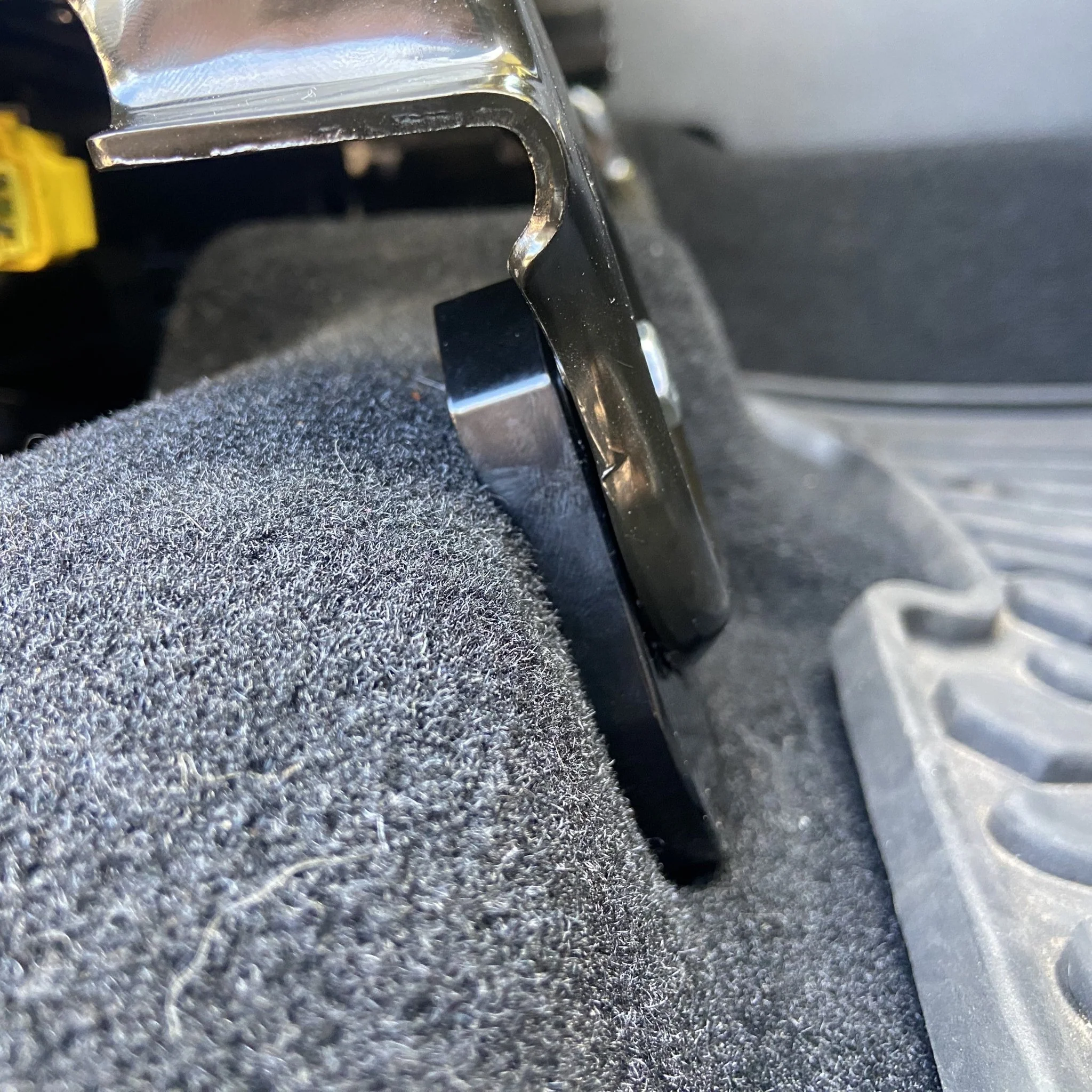 RAM ADJUSTABLE FRONT SEAT JACKERS® (2500 AND 3500) - Image 3
