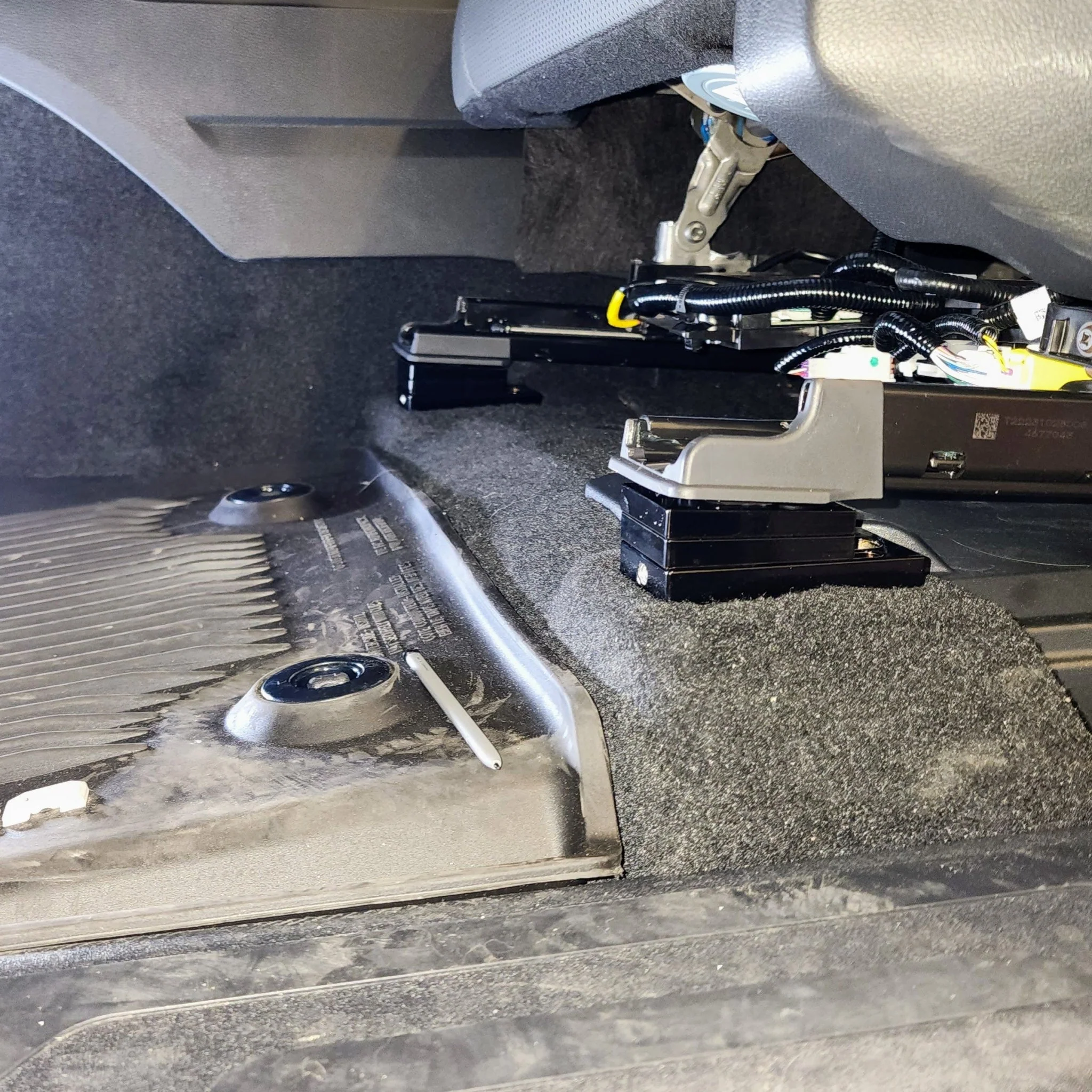 TOYOTA ADJUSTABLE FRONT SEAT JACKERS® (RAV4, HIGHLANDER, SIENNA, AND SIGNIA) - Image 6