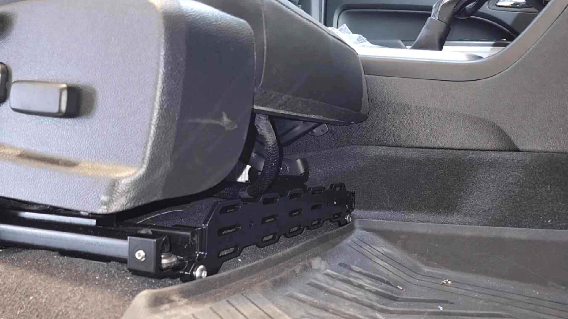 GM FRONT MULTI MOUNT PANEL (SILVERADO HD AND SIERRA HD) - Image 4