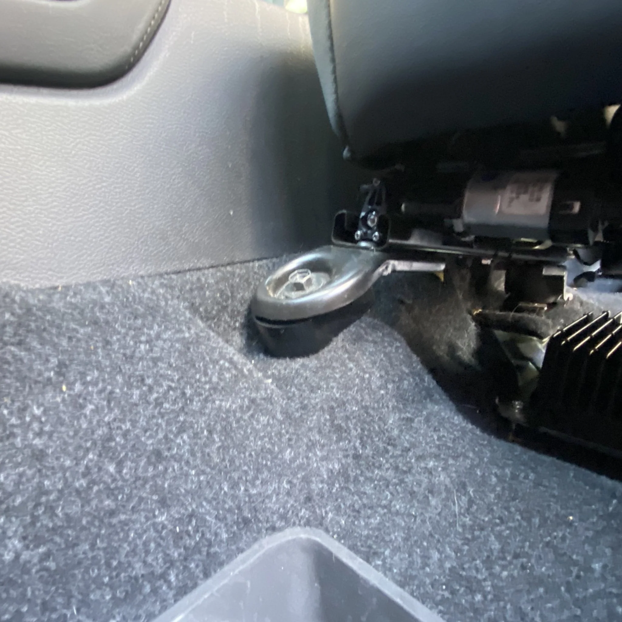 NISSAN FRONT SEAT JACKERS® (FRONTIER) - Image 4