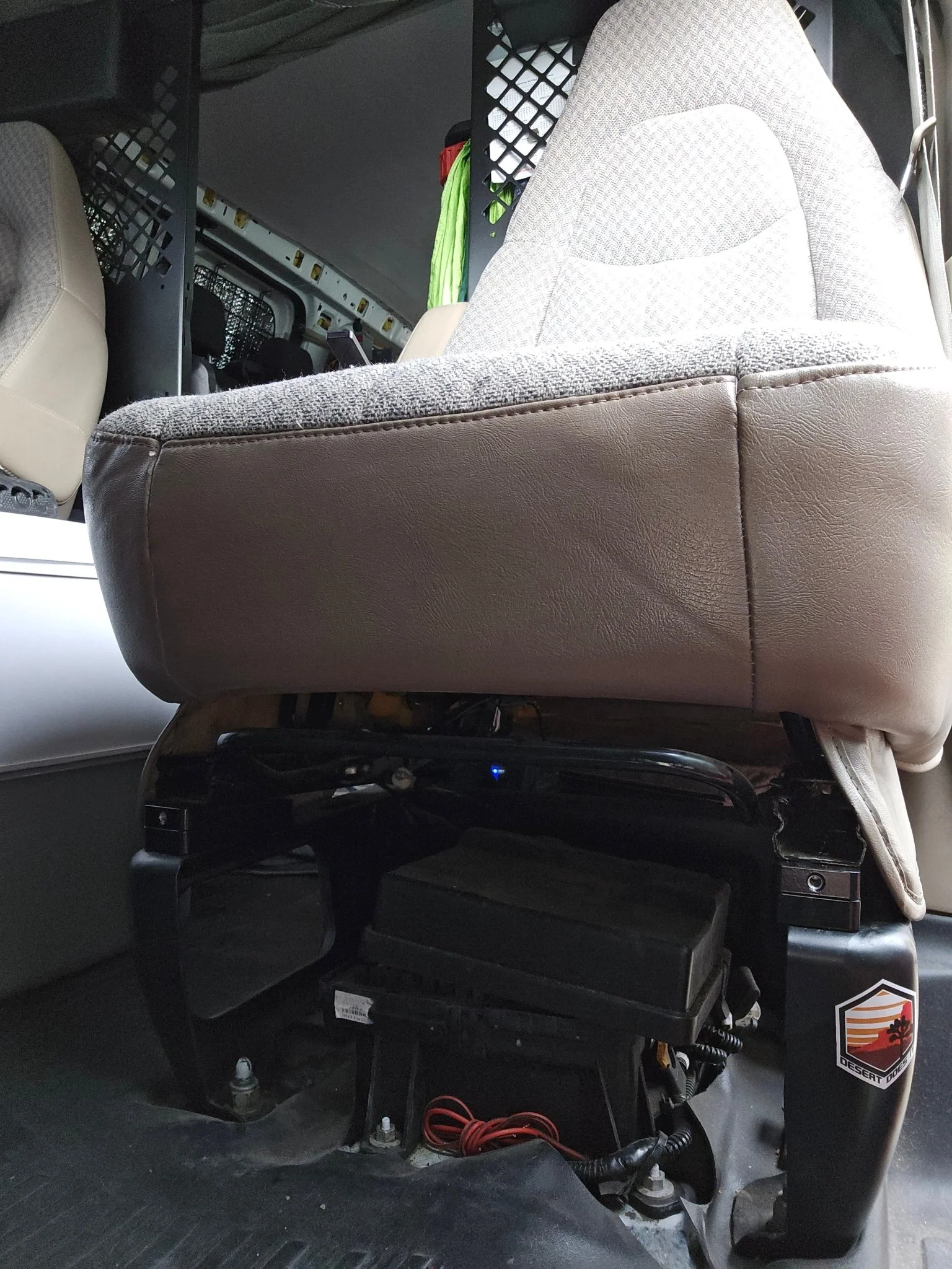 GM FRONT SEAT JACKERS® (EXPRESS AND SAVANA) - Image 4