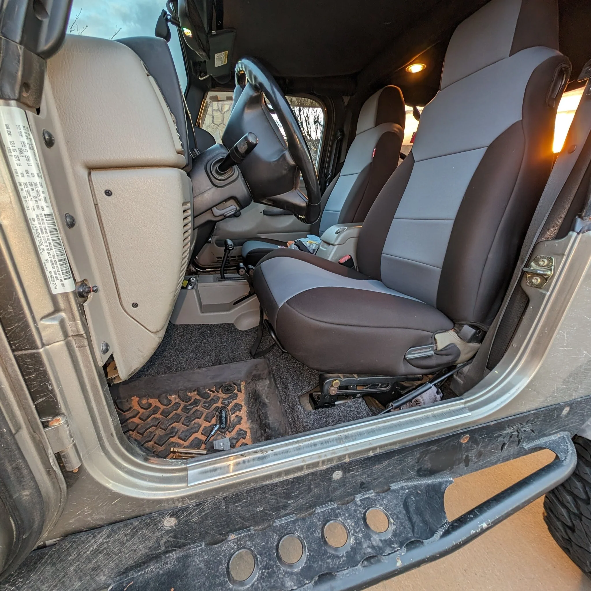 JEEP FRONT SEAT JACKERS® (WRANGLER TJ AND UNLIMITED LJ) - Image 3