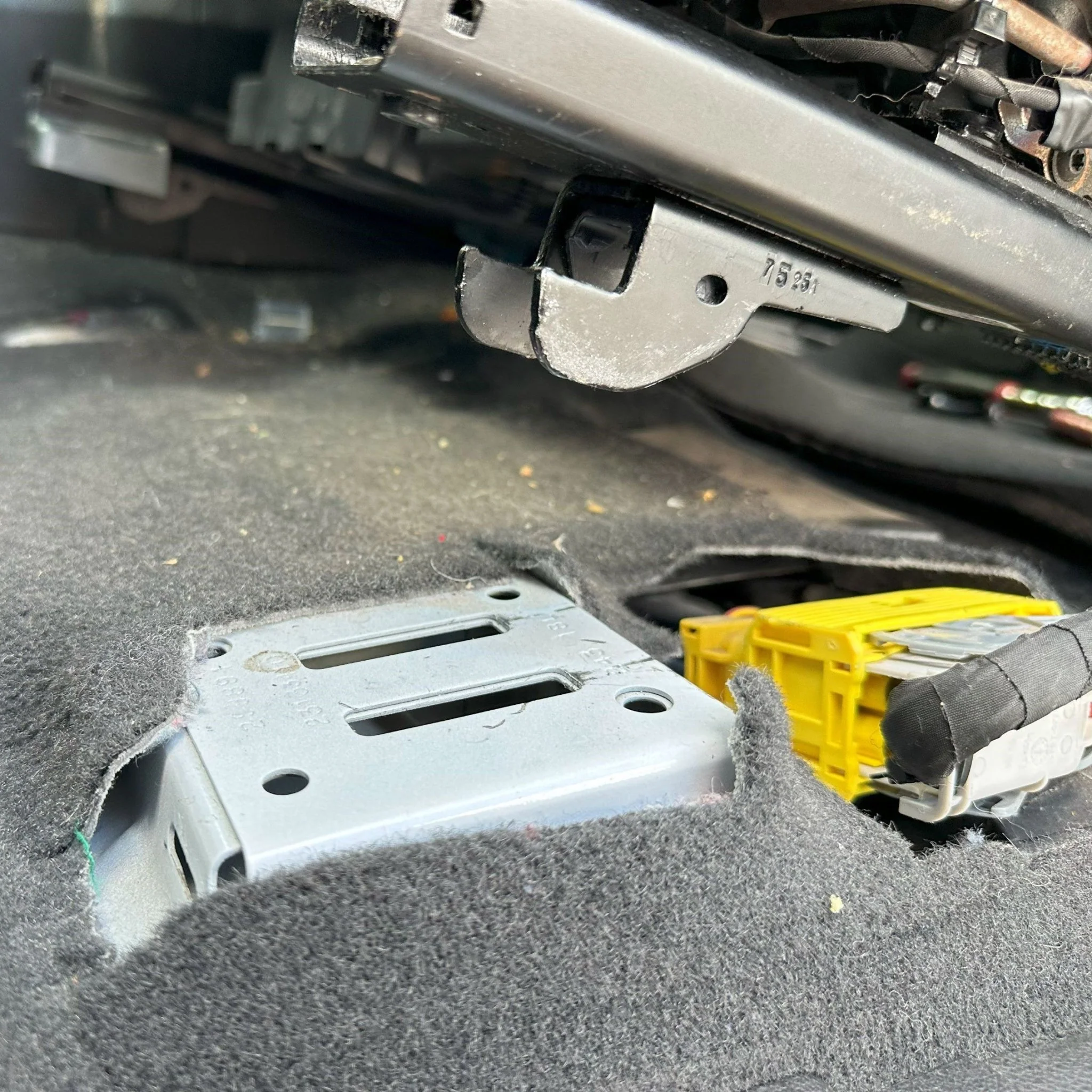 GM FRONT SEAT JACKERS® (SILVERADO AND SIERRA) - Image 6
