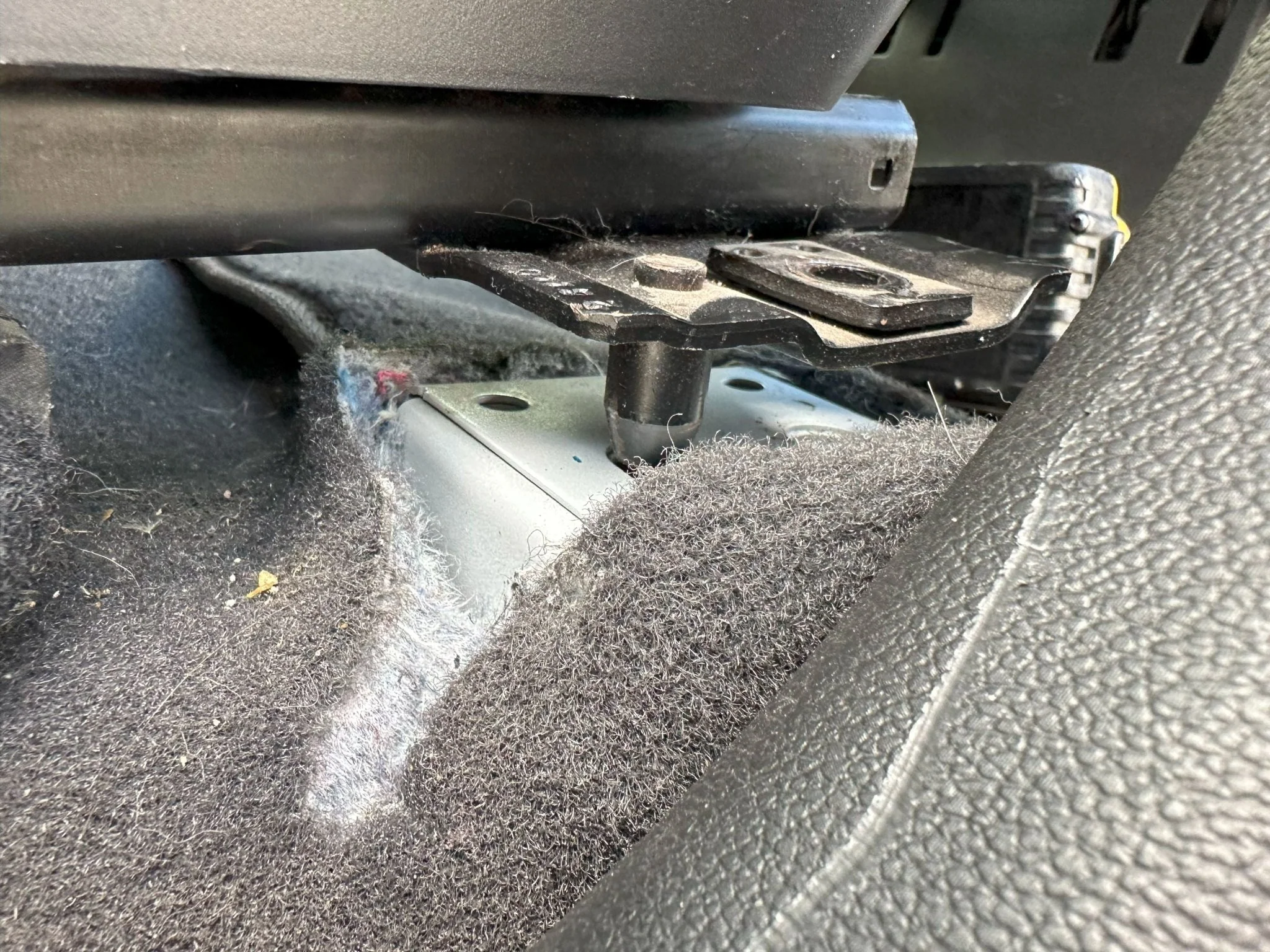 GM FRONT SEAT JACKERS® (SILVERADO HD AND SIERRA HD) - Image 12
