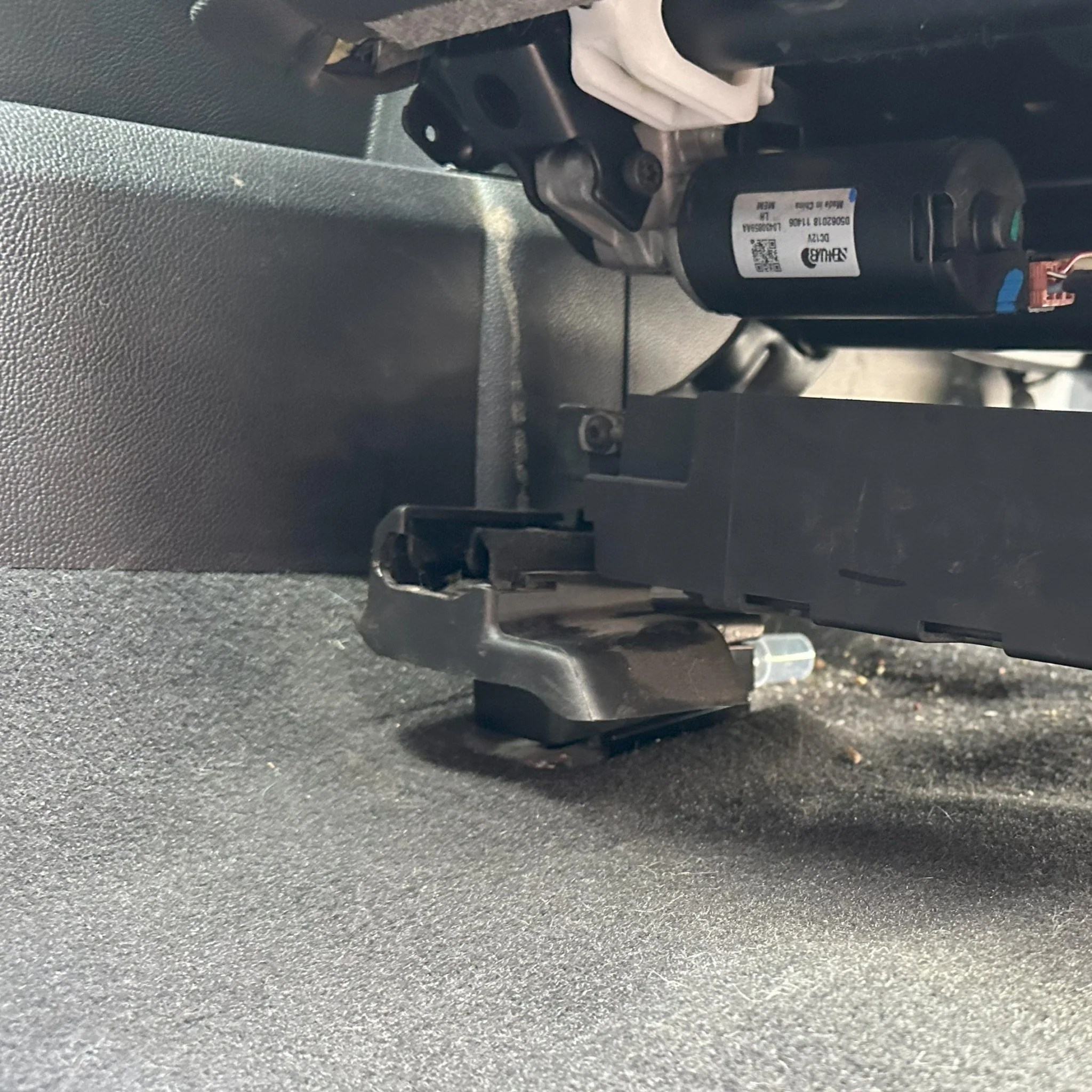GM FRONT SEAT JACKERS® (SILVERADO HD AND SIERRA HD) - Image 8