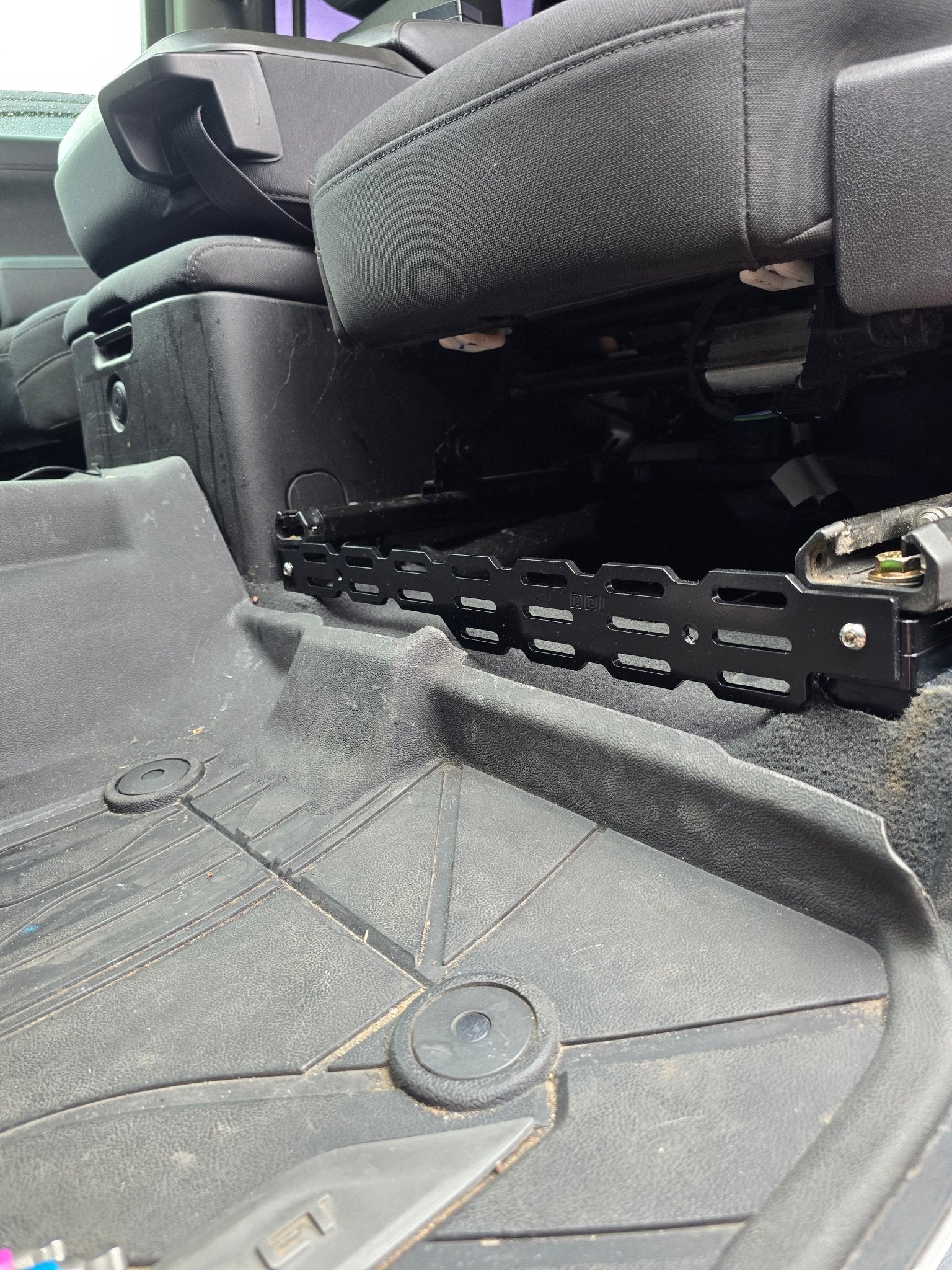 GM FRONT SEAT JACKERS® (SILVERADO HD AND SIERRA HD) - Image 9