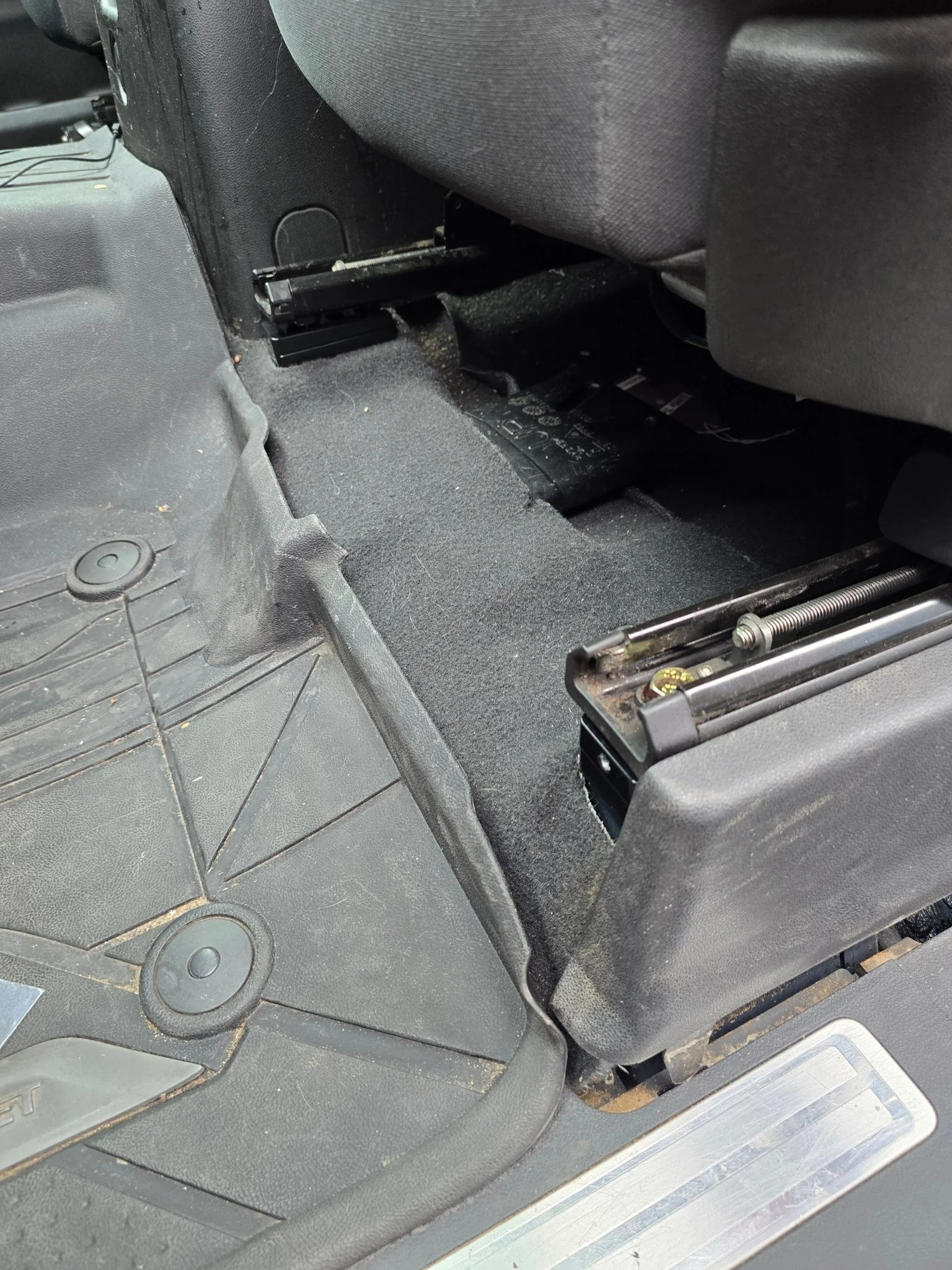 GM FRONT SEAT JACKERS® (SILVERADO HD AND SIERRA HD) - Image 5