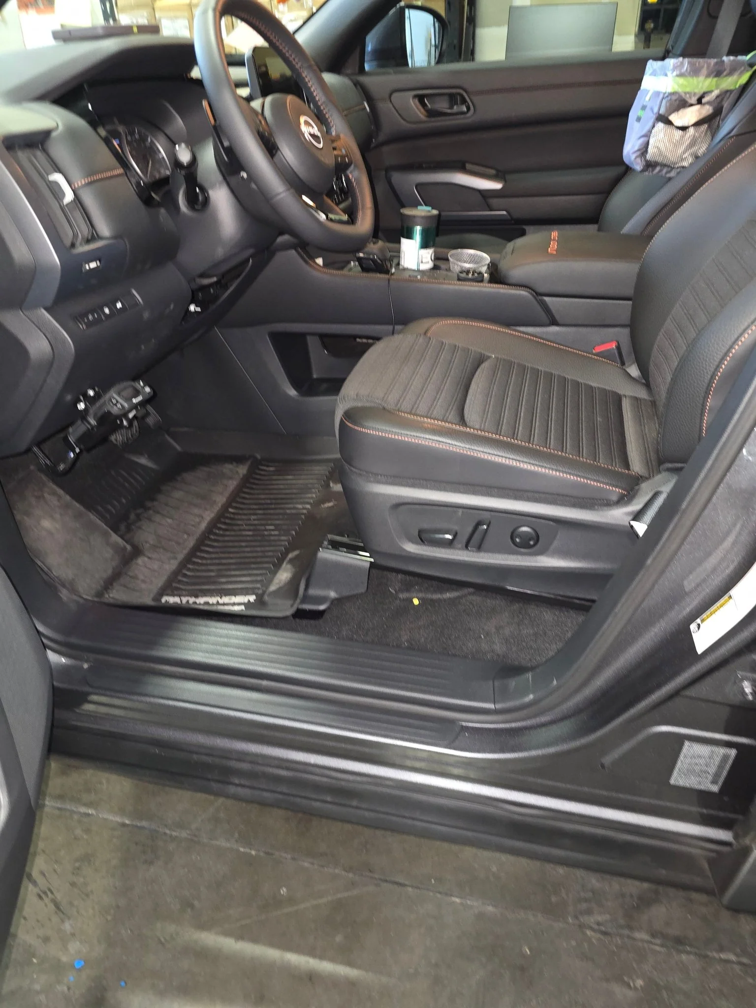 NISSAN FRONT SEAT JACKERS® (PATHFINDER) - Image 8