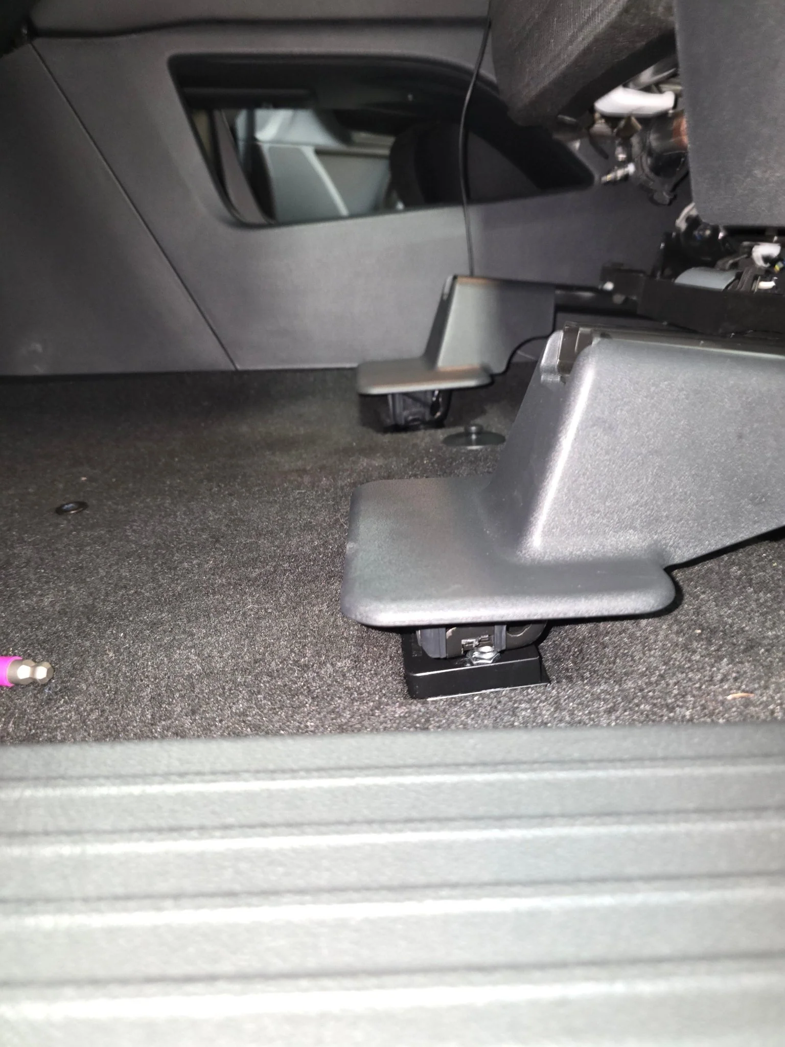 NISSAN FRONT SEAT JACKERS® (PATHFINDER) - Image 6