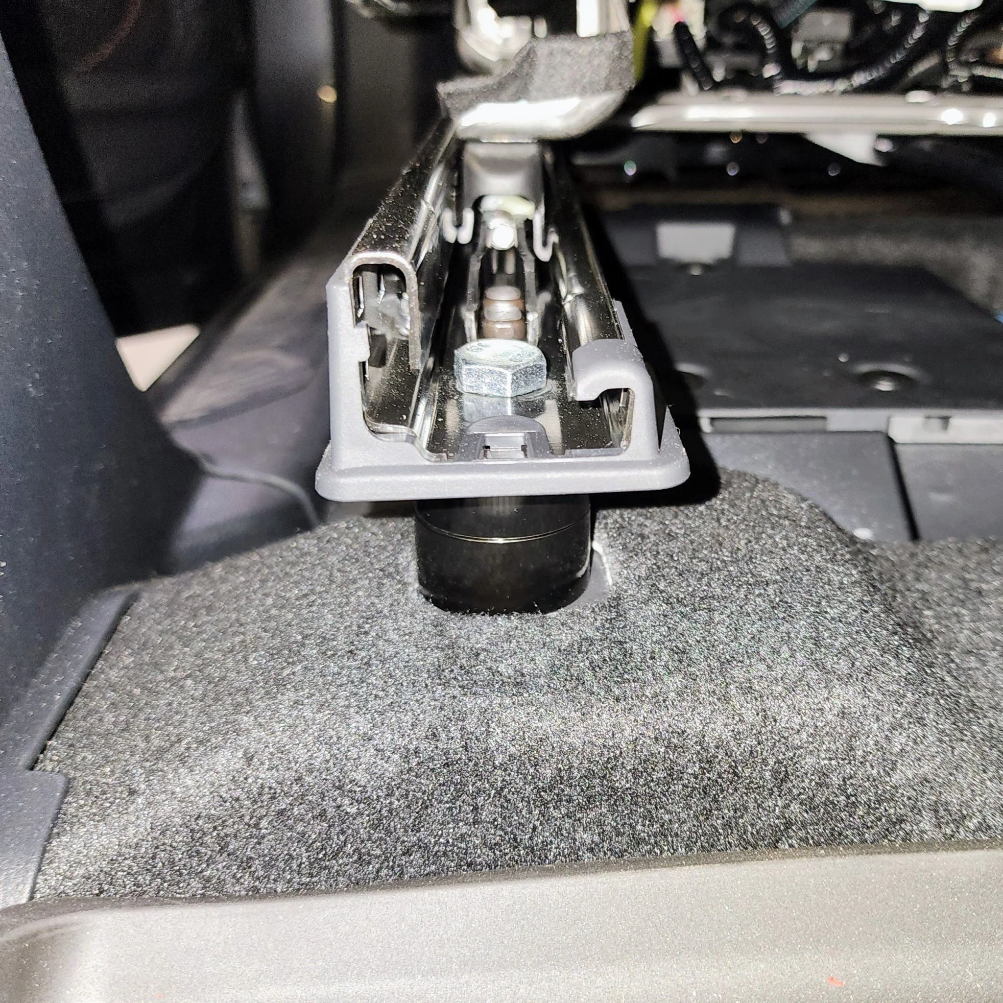 MAZDA ADJUSTABLE REAR SEAT JACKERS® (CX-5, CX-9, CX-30+) - Image 4