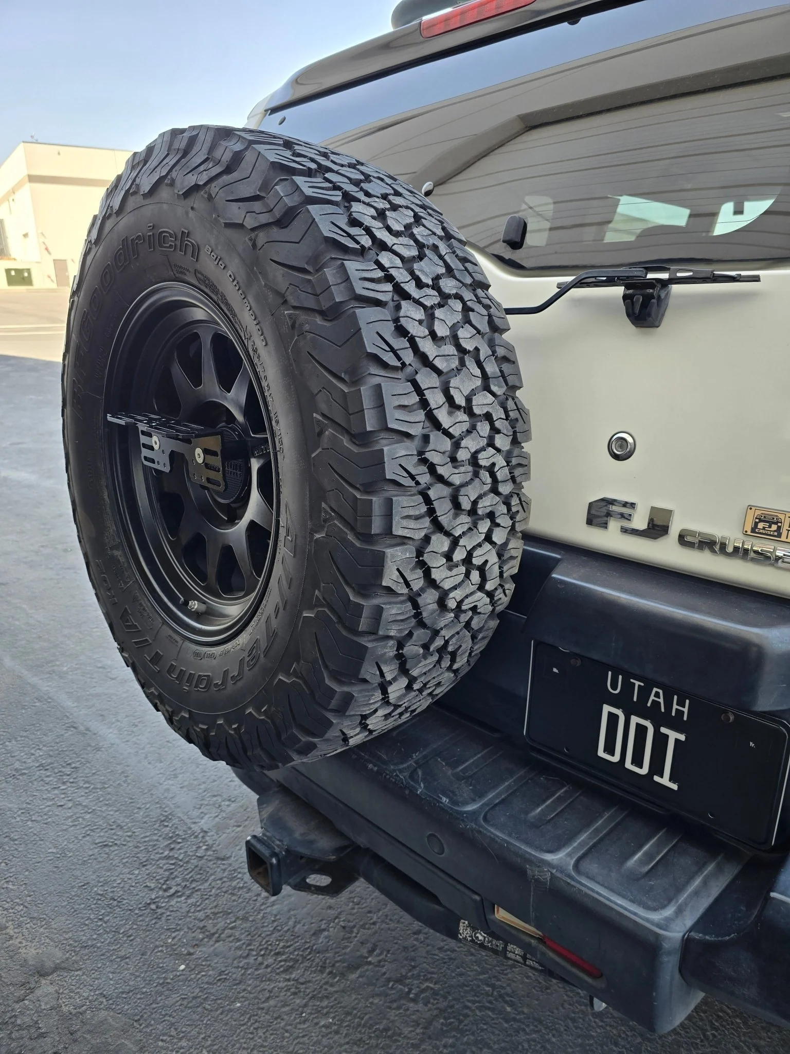 TOYOTA SPARE TIRE MOLLE (FJ CRUISER) - Image 2