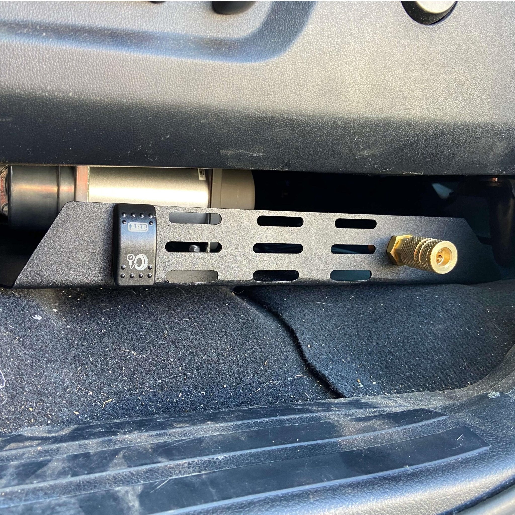 TOYOTA UNDER SEAT COMPRESSOR MOUNT (TUNDRA) - Image 5