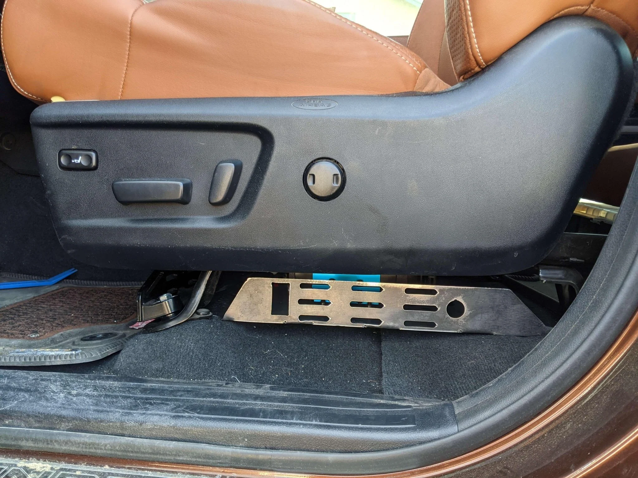 TOYOTA UNDER SEAT COMPRESSOR MOUNT (TUNDRA) - Image 6